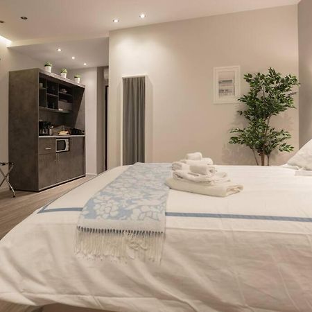 A11 Pristine & Comfy Studio Near Plaka & Parthenon Athena Bagian luar foto