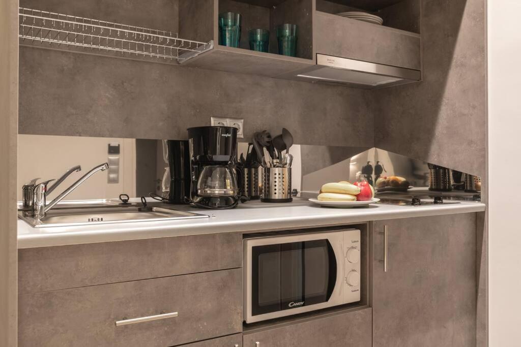 A11 Pristine & Comfy Studio Near Plaka & Parthenon Athena Bagian luar foto
